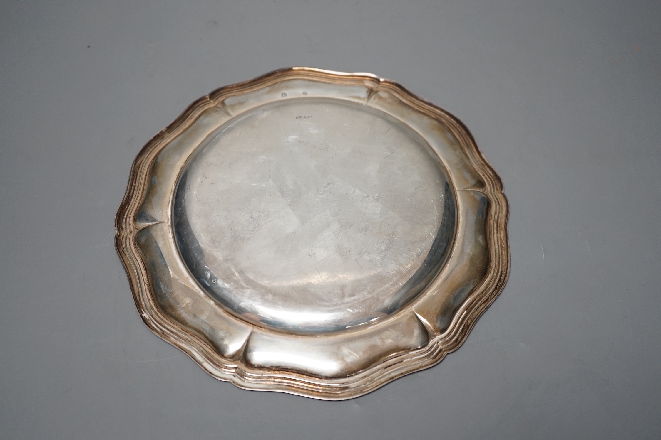 A 1920's Swedish 830 standard white metal plate, 21.9cm, 6oz.